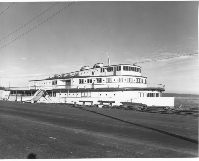 Richards_Studio_D343101