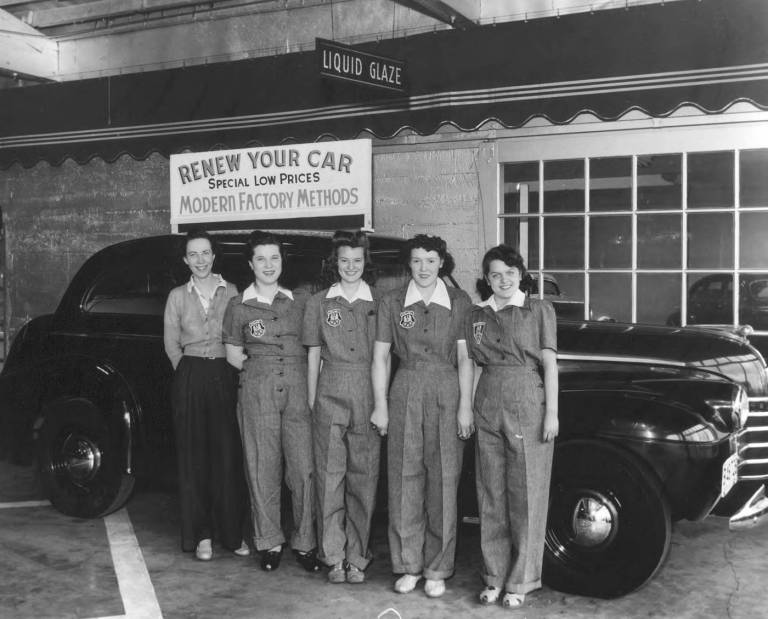 Wartime workers.Richards_Studio_D130256