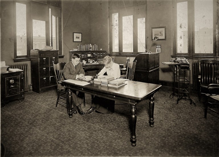 Richards_Studio_G391070.en